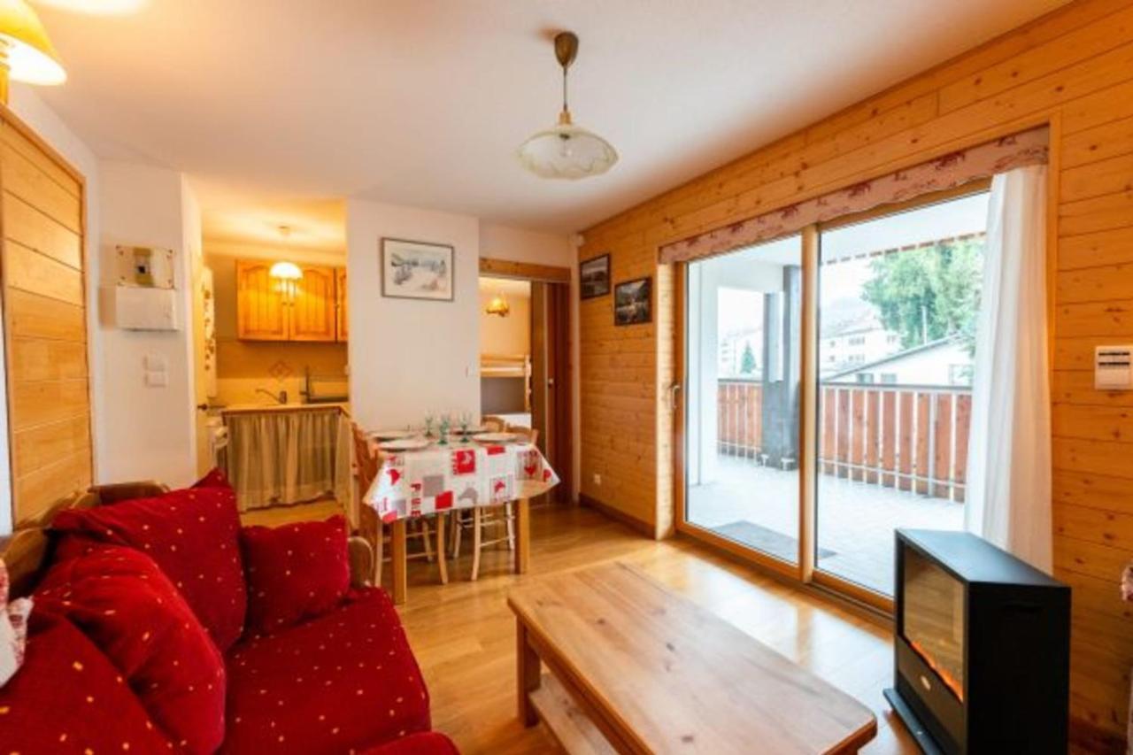 Warm 29m With Balcony And View *
